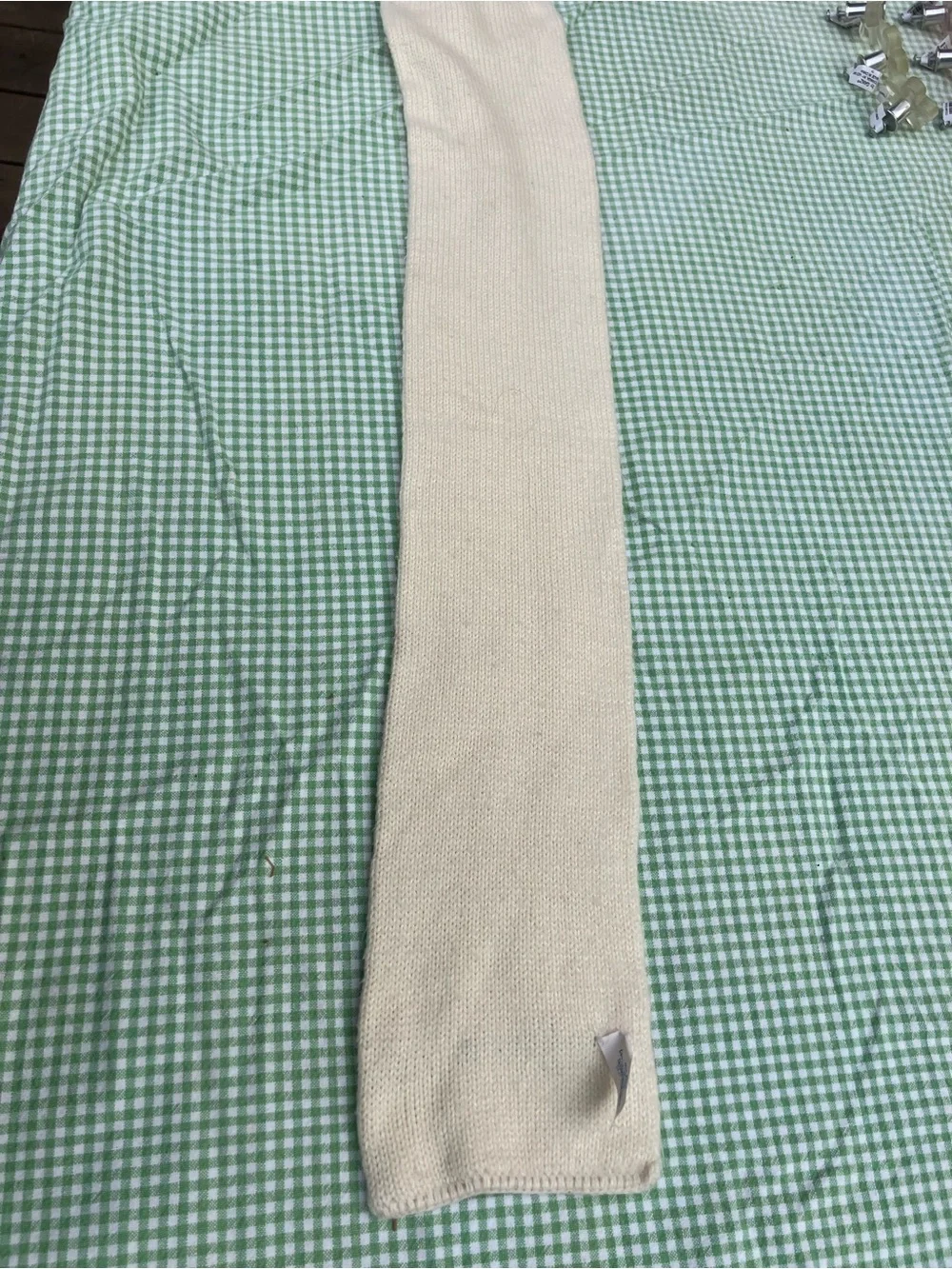 1960’s 1950’s 30” scarf with rosebud detailing